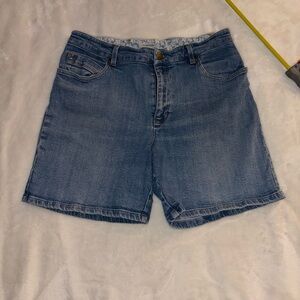 Woman’s size 10  jones sport jean shorts